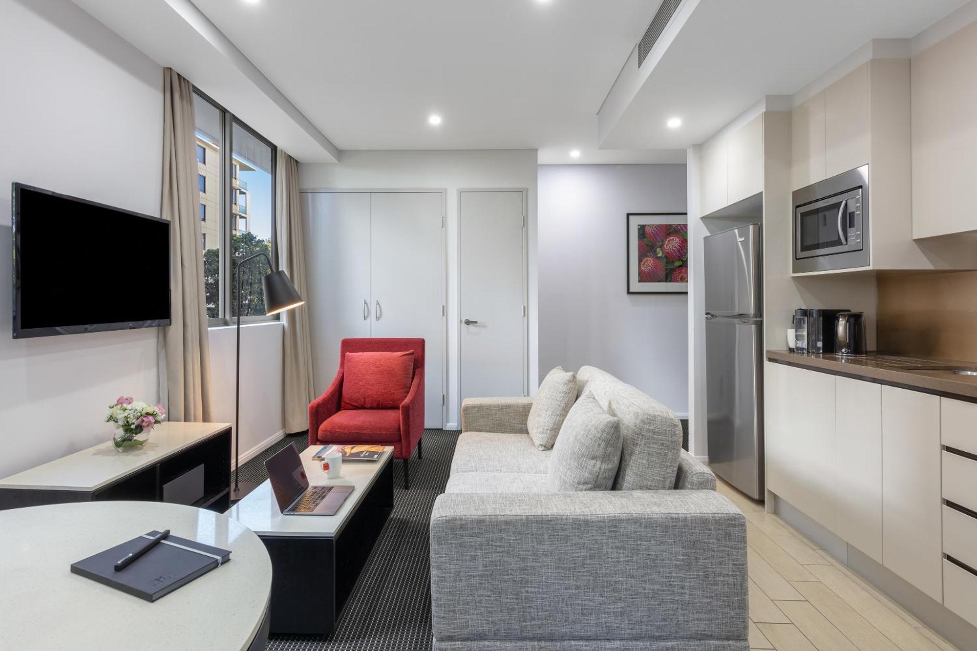 Meriton Suites North Ryde Sydney Exteriör bild A typical apartment at the hotel
